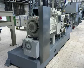 The extruder main drive’s control system was swapped out in the shortest possible time and the ZSK extruder’s entire automation was updated to the latest state of the art. (Picture: Tetra, Melle, Germany)